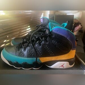 Retro 9 boys size 7